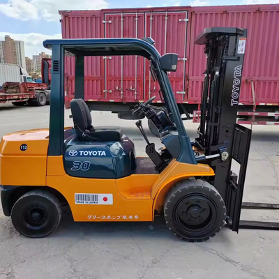 FD30 Toyota 3 тонны использованный вилочный погрузчик с длиной вилки 1,2 м и оригинальным японским дизельным двигателем