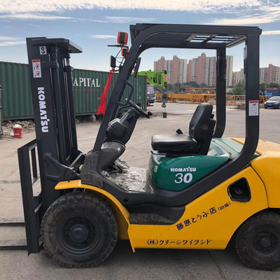 1.6M Ширина вилки Используемый Komatsu FD30 3Тонный вилочный погрузчик на СПГ для ремонтных машин