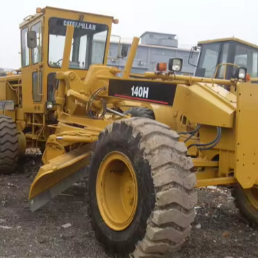 Двигатель Cummins использовал классификаторы CAT 140H от оригинальной японской гусеницы для строительства