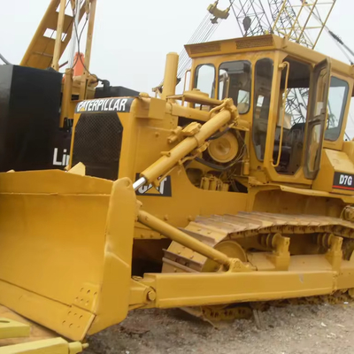 Использованный трейлер CAT D7G с массой машины 20580 кг на производственном заводе