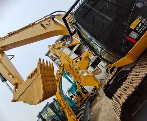 Использованный экскаватор Caterpillar 330D с 1200 рабочими часами и емкостью 2 м3